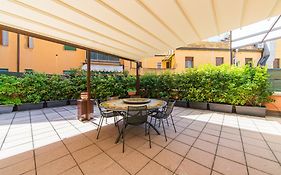 Nettuno Apartment - Private Garden In Bologna Center